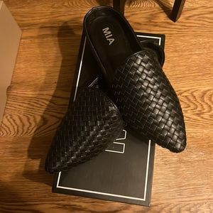 Mia johona black flats